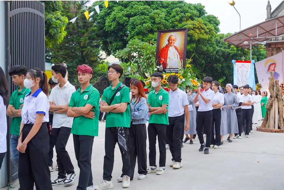 Giới trẻ Giáo xứ Lam Điền mừng lễ quan thầy và kỷ niệm 12 năm thành lập