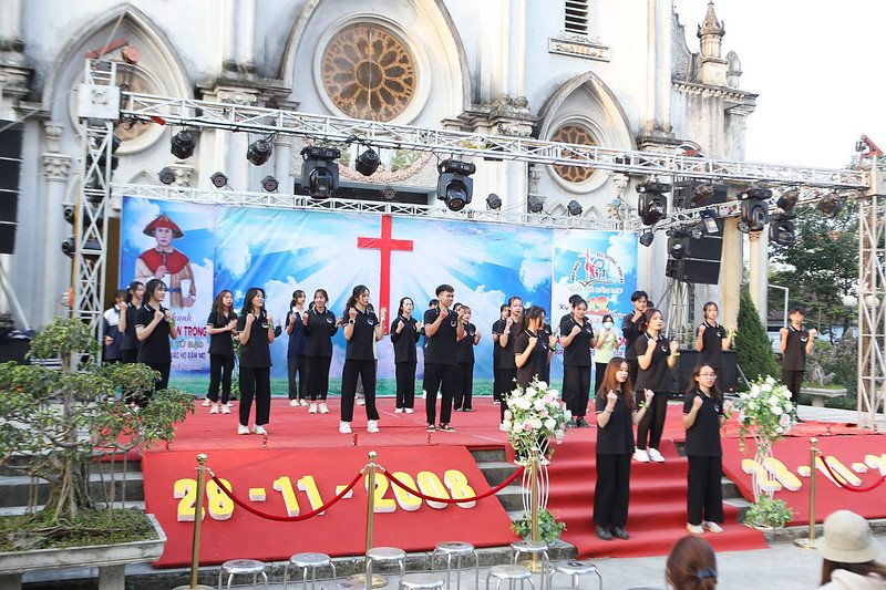 Giới trẻ Giáo họ Đầm Mơ mừng lễ Thánh quan thầy An-rê Trần Văn Trông